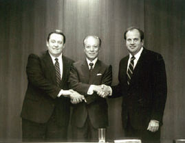 2つの国際組織のCEOが来日 トーマツの会長(中央)とともに